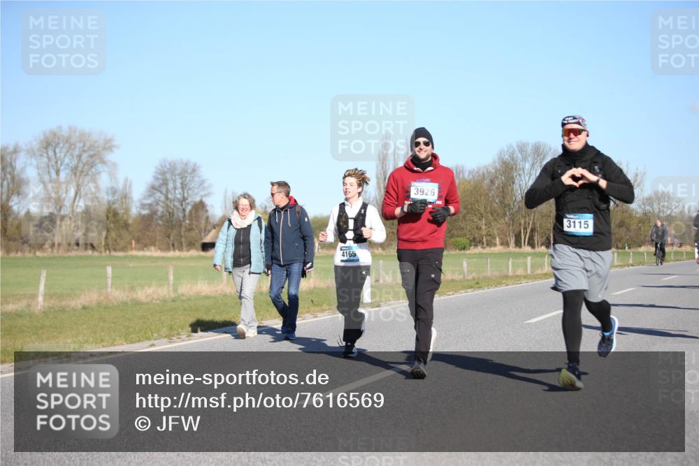 06.04.2025 - 44. Internationalen Wilhelmsburger Insellauf Jannik Wohlers http://msf.ph/oto/7616569 06.04.2025 09:38:47 Laufen 4165, 3926, 3115 meine-sportfotos.de