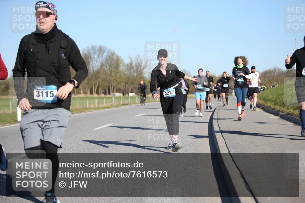 06.04.2025 - 44. Internationalen Wilhelmsburger Insellauf Jannik Wohlers http://msf.ph/oto/7616573 06.04.2025 09:38:48 Laufen 3115, 4227, 5173 meine-sportfotos.de
