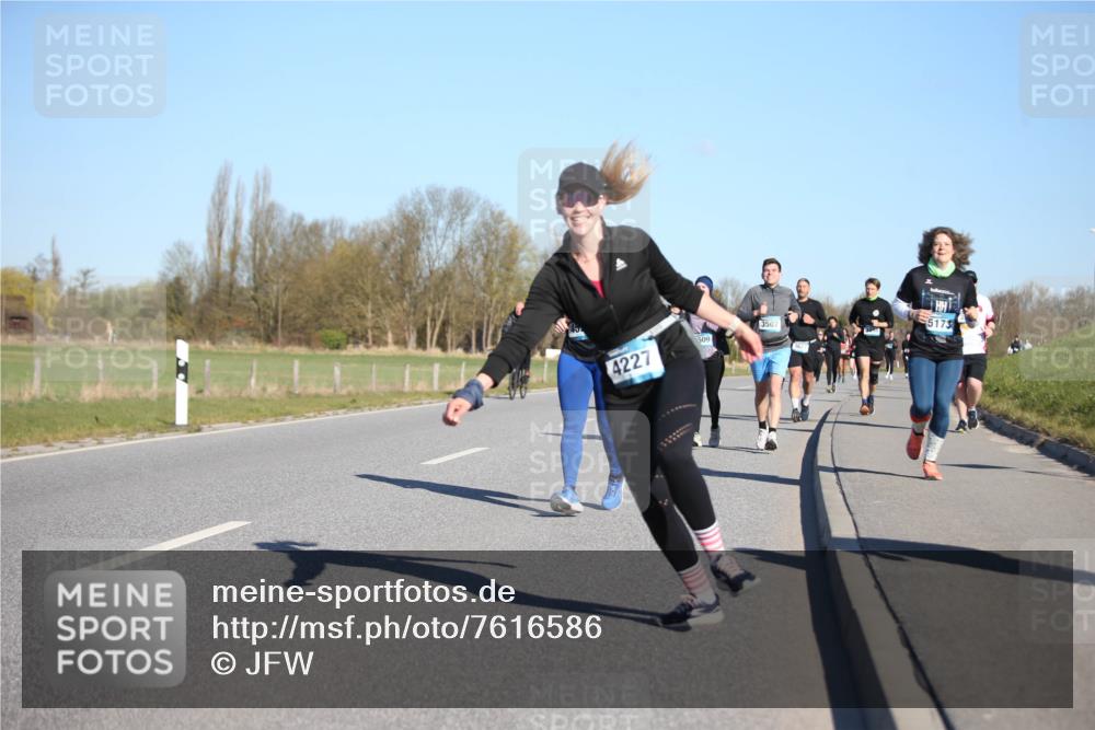 06.04.2025 - 44. Internationalen Wilhelmsburger Insellauf Jannik Wohlers http://msf.ph/oto/7616586 06.04.2025 09:38:49 Laufen 4227, 509, 3507, 5173 meine-sportfotos.de