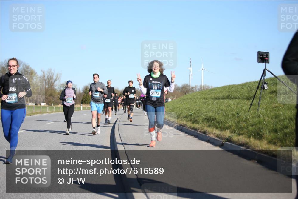 06.04.2025 - 44. Internationalen Wilhelmsburger Insellauf Jannik Wohlers http://msf.ph/oto/7616589 06.04.2025 09:38:50 Laufen 4522, 3507, 3509, 5173 meine-sportfotos.de