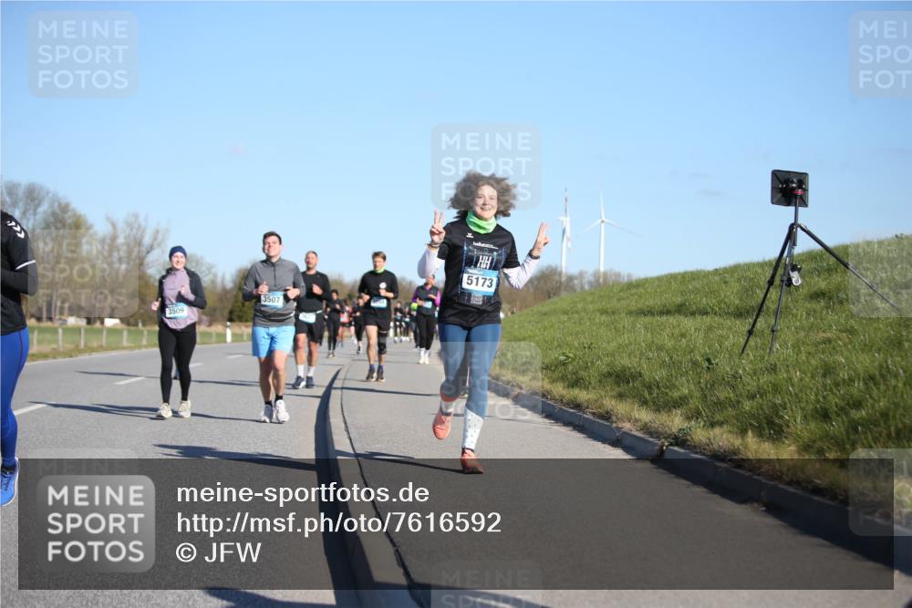 06.04.2025 - 44. Internationalen Wilhelmsburger Insellauf Jannik Wohlers http://msf.ph/oto/7616592 06.04.2025 09:38:51 Laufen 3507, 3509, 5173 meine-sportfotos.de