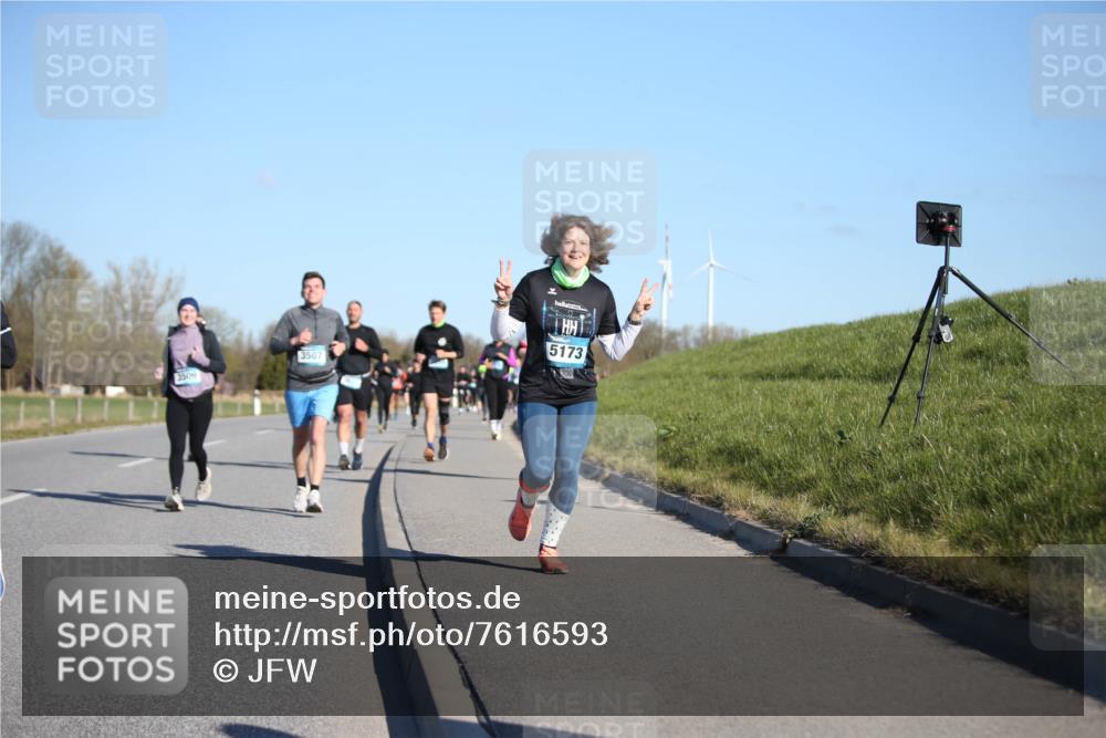 06.04.2025 - 44. Internationalen Wilhelmsburger Insellauf Jannik Wohlers http://msf.ph/oto/7616593 06.04.2025 09:38:51 Laufen 3507, 3509, 5173 meine-sportfotos.de