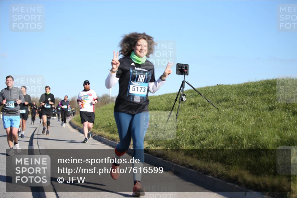 06.04.2025 - 44. Internationalen Wilhelmsburger Insellauf Jannik Wohlers http://msf.ph/oto/7616599 06.04.2025 09:38:52 Laufen 3507, 3283, 5173 meine-sportfotos.de