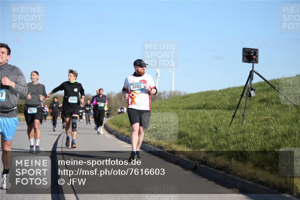 06.04.2025 - 44. Internationalen Wilhelmsburger Insellauf Jannik Wohlers http://msf.ph/oto/7616603 06.04.2025 09:38:53 Laufen 7, 3627, 3098, 9, 3283 meine-sportfotos.de