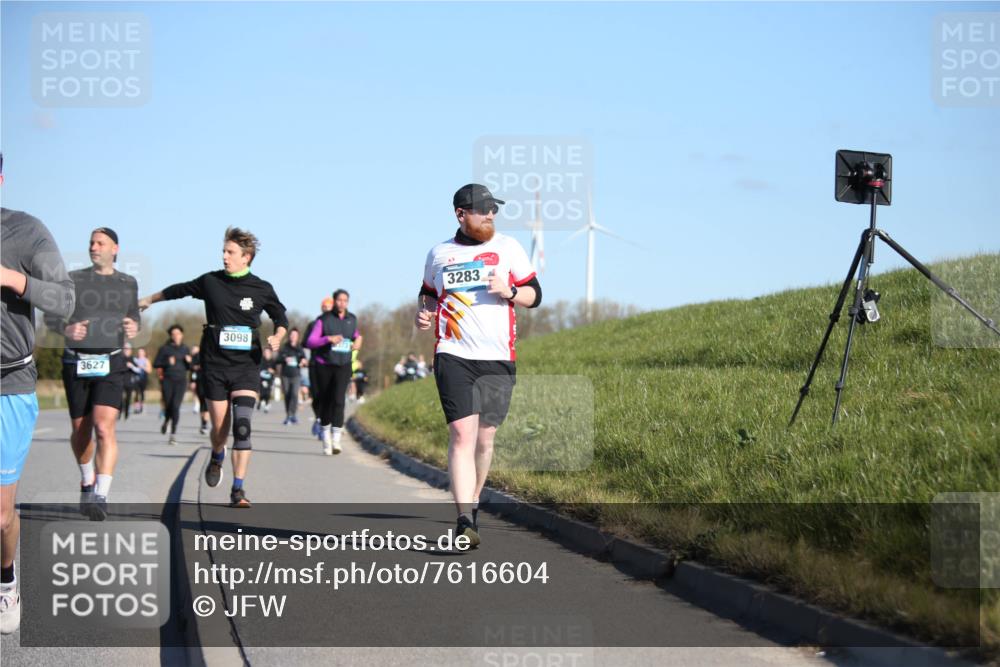 06.04.2025 - 44. Internationalen Wilhelmsburger Insellauf Jannik Wohlers http://msf.ph/oto/7616604 06.04.2025 09:38:53 Laufen 3627, 3098, 3283 meine-sportfotos.de