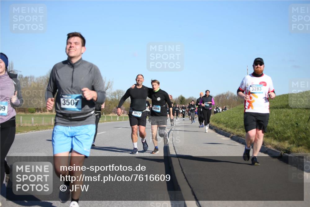 06.04.2025 - 44. Internationalen Wilhelmsburger Insellauf Jannik Wohlers http://msf.ph/oto/7616609 06.04.2025 09:38:55 Laufen 09, 3507, 3627, 3098, 3283 meine-sportfotos.de