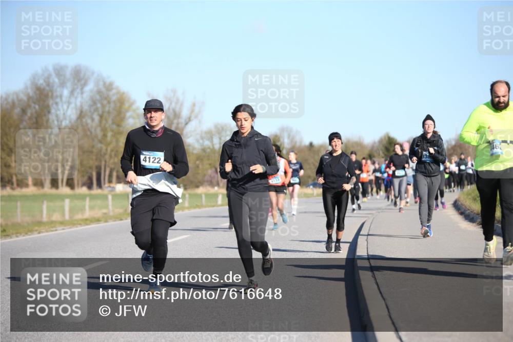 06.04.2025 - 44. Internationalen Wilhelmsburger Insellauf Jannik Wohlers http://msf.ph/oto/7616648 06.04.2025 09:39:02 Laufen 4122, 4133, 338 meine-sportfotos.de