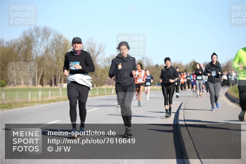06.04.2025 - 44. Internationalen Wilhelmsburger Insellauf Jannik Wohlers http://msf.ph/oto/7616649 06.04.2025 09:39:02 Laufen 412, 4133, 338 meine-sportfotos.de