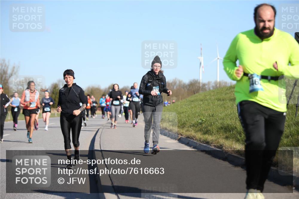 06.04.2025 - 44. Internationalen Wilhelmsburger Insellauf Jannik Wohlers http://msf.ph/oto/7616663 06.04.2025 09:39:05 Laufen 38, 46 meine-sportfotos.de