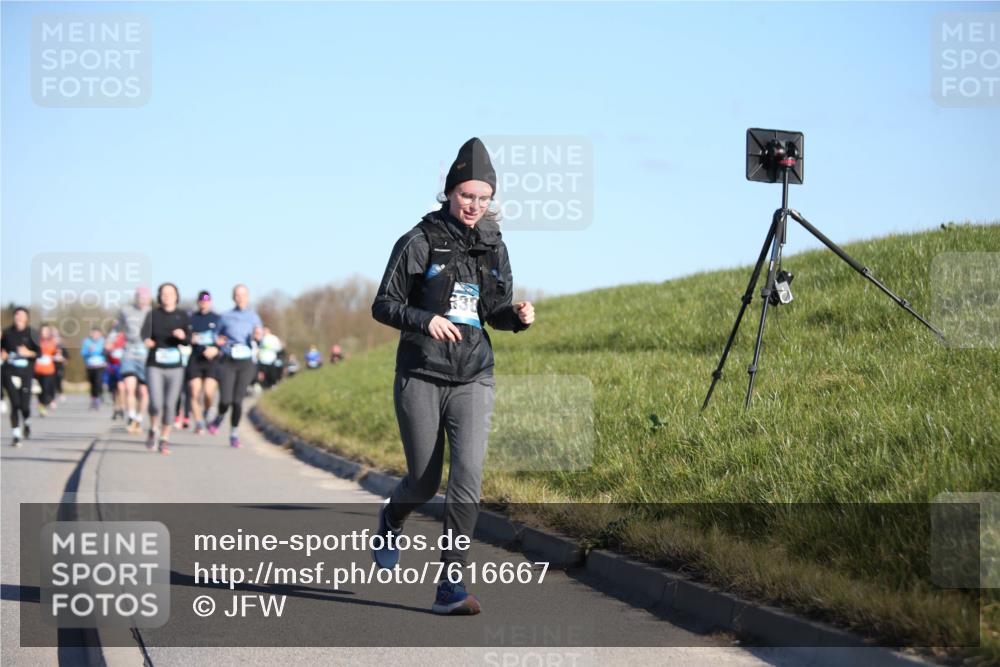 06.04.2025 - 44. Internationalen Wilhelmsburger Insellauf Jannik Wohlers http://msf.ph/oto/7616667 06.04.2025 09:39:06 Laufen  meine-sportfotos.de