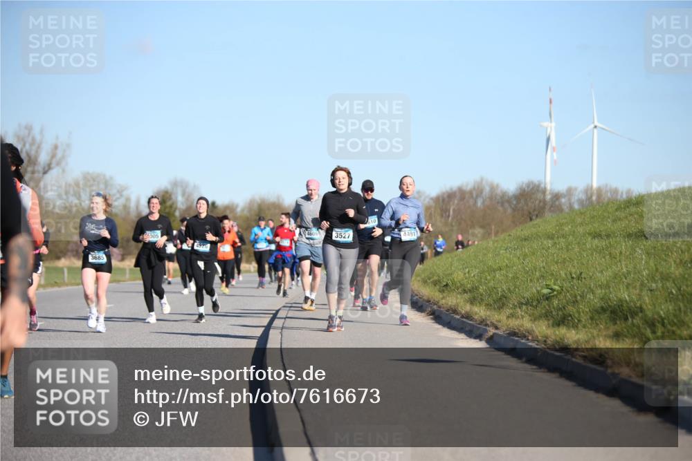 06.04.2025 - 44. Internationalen Wilhelmsburger Insellauf Jannik Wohlers http://msf.ph/oto/7616673 06.04.2025 09:39:08 Laufen 3685, 4606, 3527, 4491, 005, 4526 meine-sportfotos.de