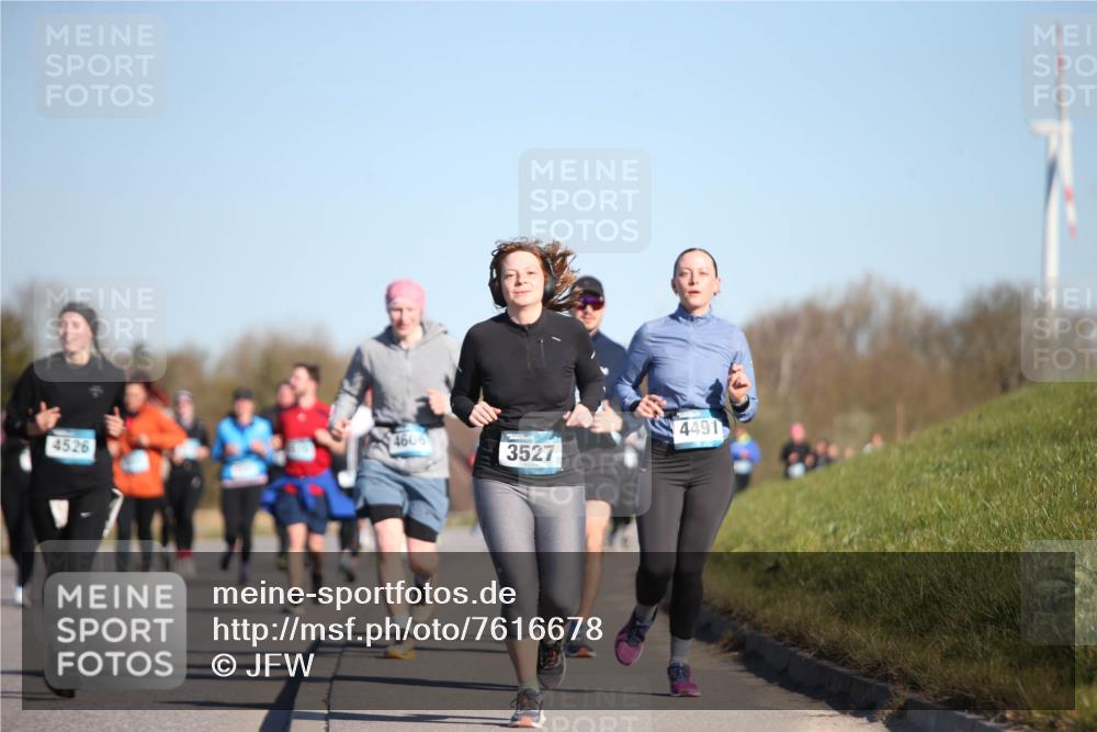 06.04.2025 - 44. Internationalen Wilhelmsburger Insellauf Jannik Wohlers http://msf.ph/oto/7616678 06.04.2025 09:39:09 Laufen 4606, 4526, 3527, 4491 meine-sportfotos.de