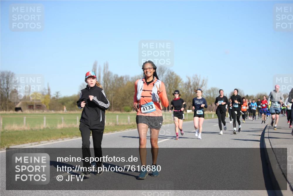 06.04.2025 - 44. Internationalen Wilhelmsburger Insellauf Jannik Wohlers http://msf.ph/oto/7616680 06.04.2025 09:39:10 Laufen 4133, 3685, 4526 meine-sportfotos.de