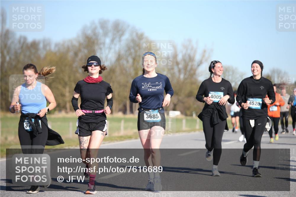 06.04.2025 - 44. Internationalen Wilhelmsburger Insellauf Jannik Wohlers http://msf.ph/oto/7616689 06.04.2025 09:39:12 Laufen 3685, 3, 4005, 4526 meine-sportfotos.de