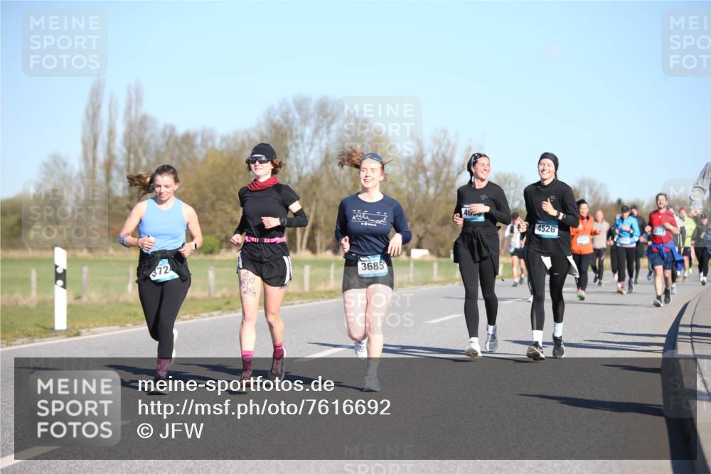 06.04.2025 - 44. Internationalen Wilhelmsburger Insellauf Jannik Wohlers http://msf.ph/oto/7616692 06.04.2025 09:39:12 Laufen 724, 3685, 4000, 4526 meine-sportfotos.de