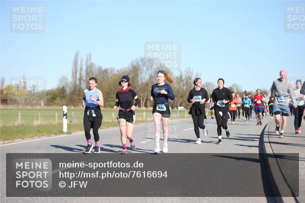 06.04.2025 - 44. Internationalen Wilhelmsburger Insellauf Jannik Wohlers http://msf.ph/oto/7616694 06.04.2025 09:39:12 Laufen 3685, 4005, 4526, 4606, 39 meine-sportfotos.de