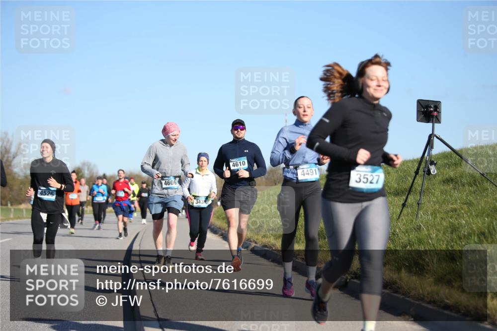 06.04.2025 - 44. Internationalen Wilhelmsburger Insellauf Jannik Wohlers http://msf.ph/oto/7616699 06.04.2025 09:39:13 Laufen 4526, 4606, 3439, 4610, 4491, 3527 meine-sportfotos.de