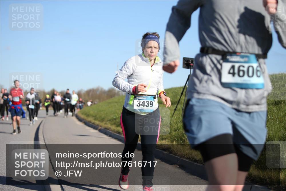 06.04.2025 - 44. Internationalen Wilhelmsburger Insellauf Jannik Wohlers http://msf.ph/oto/7616717 06.04.2025 09:39:17 Laufen 3439, 4606 meine-sportfotos.de
