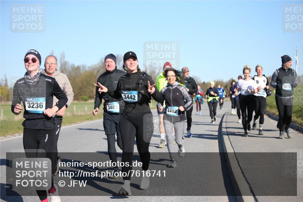 06.04.2025 - 44. Internationalen Wilhelmsburger Insellauf Jannik Wohlers http://msf.ph/oto/7616741 06.04.2025 09:39:27 Laufen 3236, 3483, 3442, 4482, 522, 5112, 5072 meine-sportfotos.de