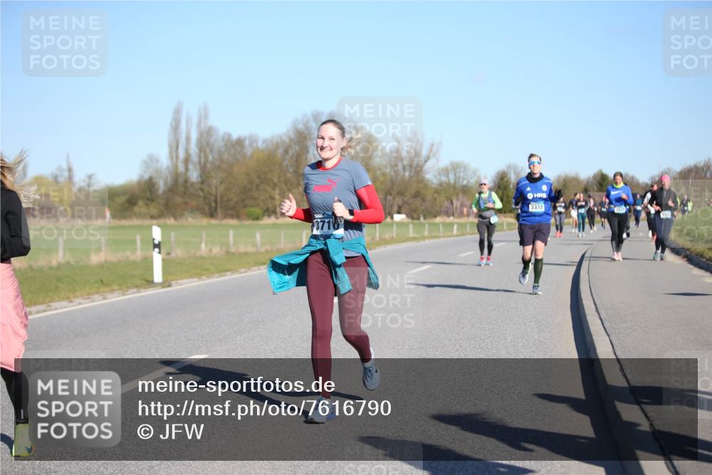06.04.2025 - 44. Internationalen Wilhelmsburger Insellauf Jannik Wohlers http://msf.ph/oto/7616790 06.04.2025 09:39:37 Laufen 3710, 3372 meine-sportfotos.de