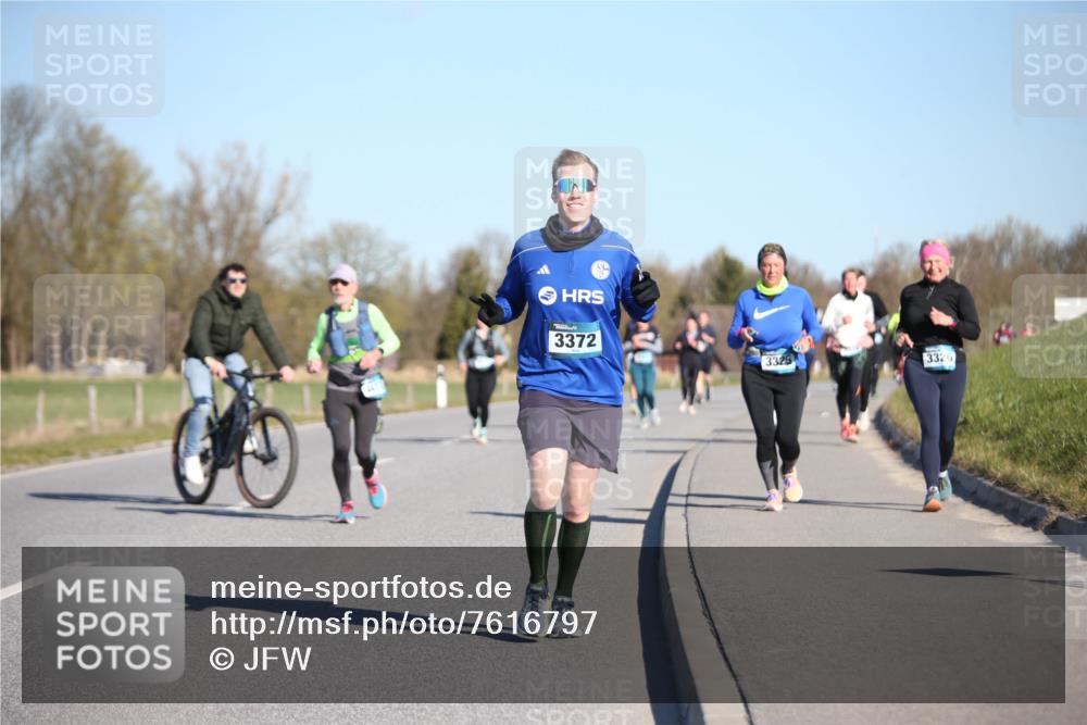 06.04.2025 - 44. Internationalen Wilhelmsburger Insellauf Jannik Wohlers http://msf.ph/oto/7616797 06.04.2025 09:39:38 Laufen 3372, 3325, 3326 meine-sportfotos.de