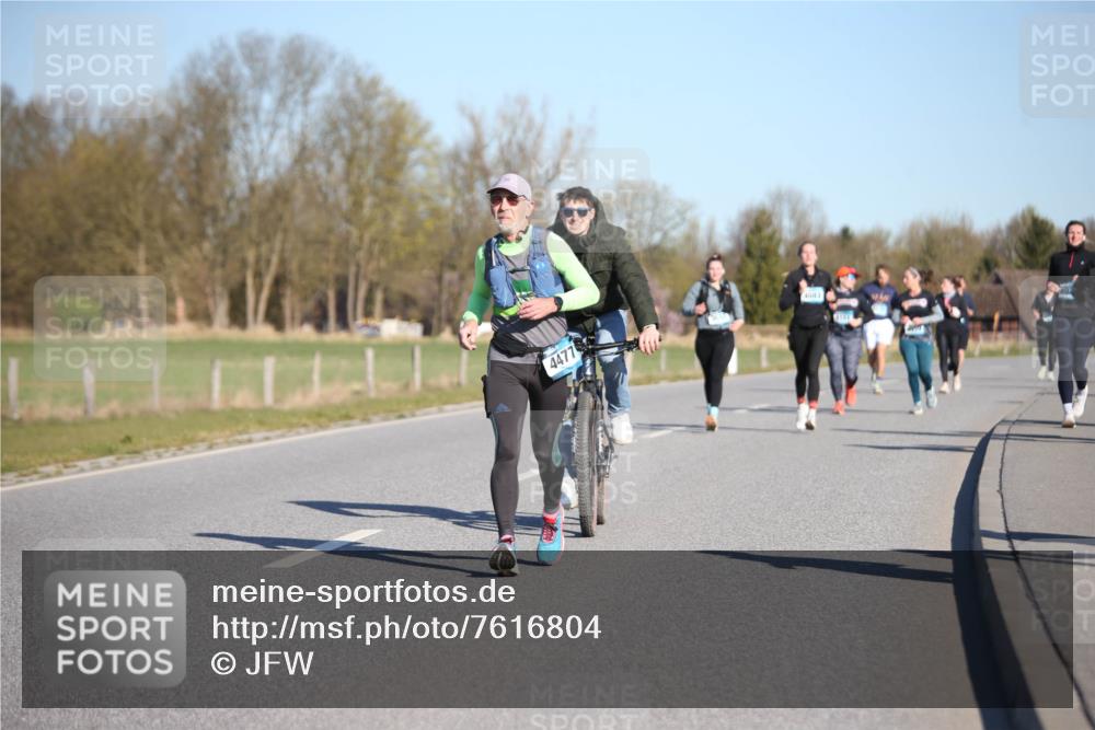 06.04.2025 - 44. Internationalen Wilhelmsburger Insellauf Jannik Wohlers http://msf.ph/oto/7616804 06.04.2025 09:39:41 Laufen 4477, 4083 meine-sportfotos.de