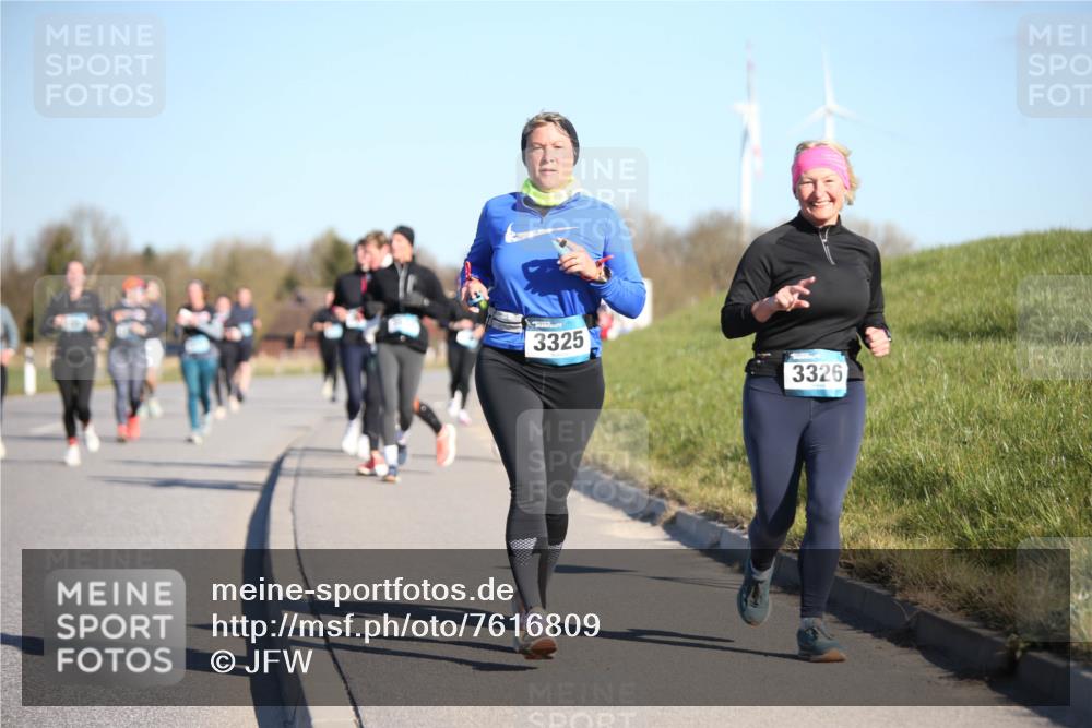 06.04.2025 - 44. Internationalen Wilhelmsburger Insellauf Jannik Wohlers http://msf.ph/oto/7616809 06.04.2025 09:39:42 Laufen 3325, 3326 meine-sportfotos.de