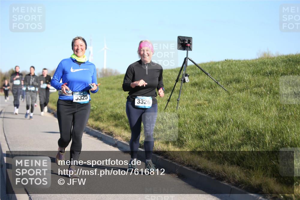 06.04.2025 - 44. Internationalen Wilhelmsburger Insellauf Jannik Wohlers http://msf.ph/oto/7616812 06.04.2025 09:39:44 Laufen 3325, 3326 meine-sportfotos.de