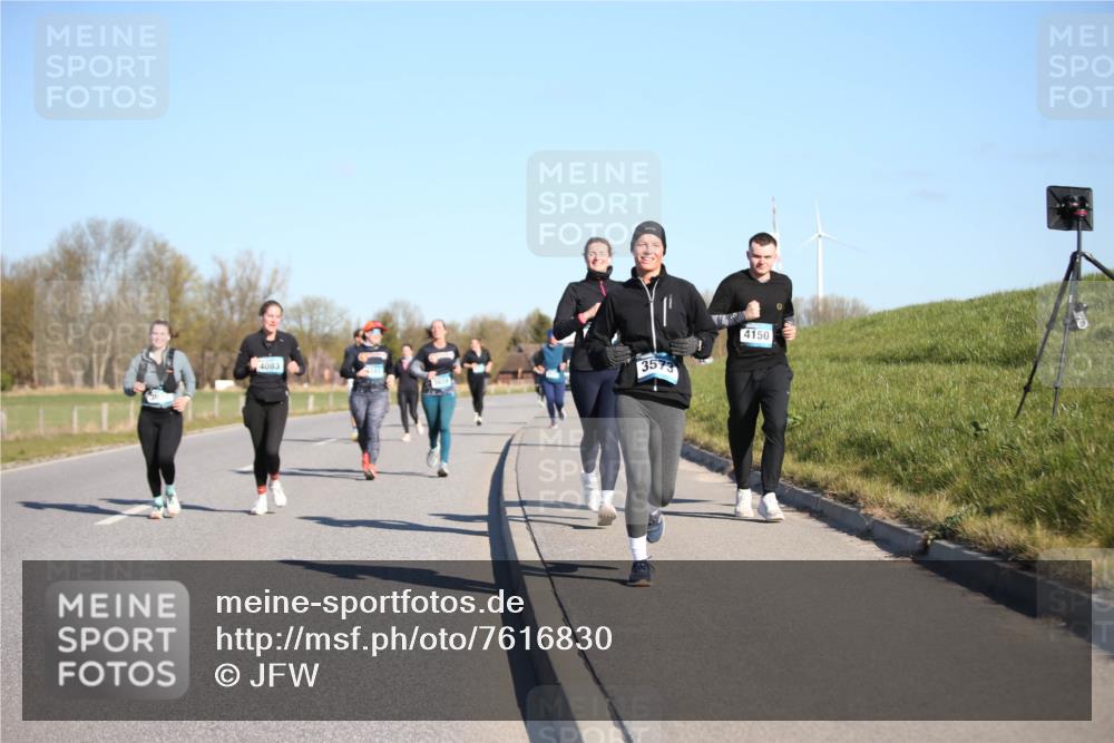 06.04.2025 - 44. Internationalen Wilhelmsburger Insellauf Jannik Wohlers http://msf.ph/oto/7616830 06.04.2025 09:39:48 Laufen 3573, 4083, 4150 meine-sportfotos.de