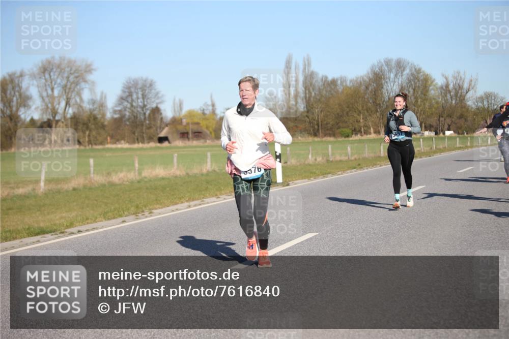 06.04.2025 - 44. Internationalen Wilhelmsburger Insellauf Jannik Wohlers http://msf.ph/oto/7616840 06.04.2025 09:39:49 Laufen  meine-sportfotos.de