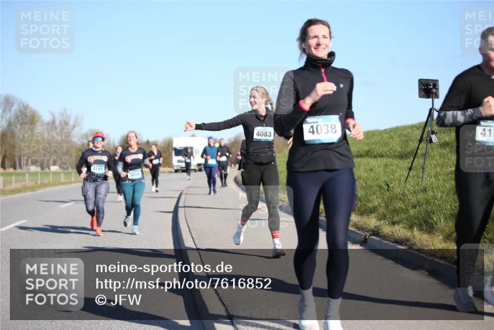 06.04.2025 - 44. Internationalen Wilhelmsburger Insellauf Jannik Wohlers http://msf.ph/oto/7616852 06.04.2025 09:39:51 Laufen 4151, 3659, 4083, 4038, 41 meine-sportfotos.de