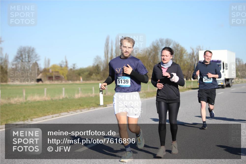 06.04.2025 - 44. Internationalen Wilhelmsburger Insellauf Jannik Wohlers http://msf.ph/oto/7616896 06.04.2025 09:39:59 Laufen 2107, 5139, 3434 meine-sportfotos.de
