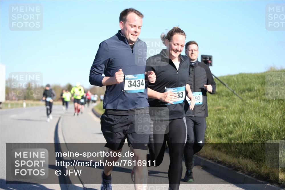 06.04.2025 - 44. Internationalen Wilhelmsburger Insellauf Jannik Wohlers http://msf.ph/oto/7616911 06.04.2025 09:40:01 Laufen 3434, 33, 93 meine-sportfotos.de