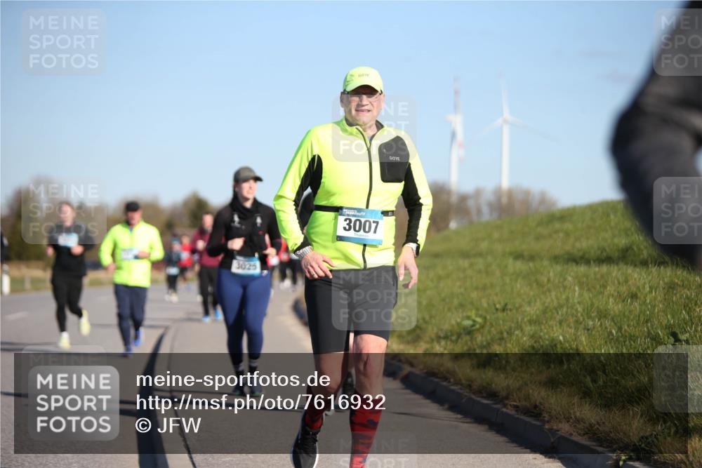 06.04.2025 - 44. Internationalen Wilhelmsburger Insellauf Jannik Wohlers http://msf.ph/oto/7616932 06.04.2025 09:40:10 Laufen 3025, 3007 meine-sportfotos.de