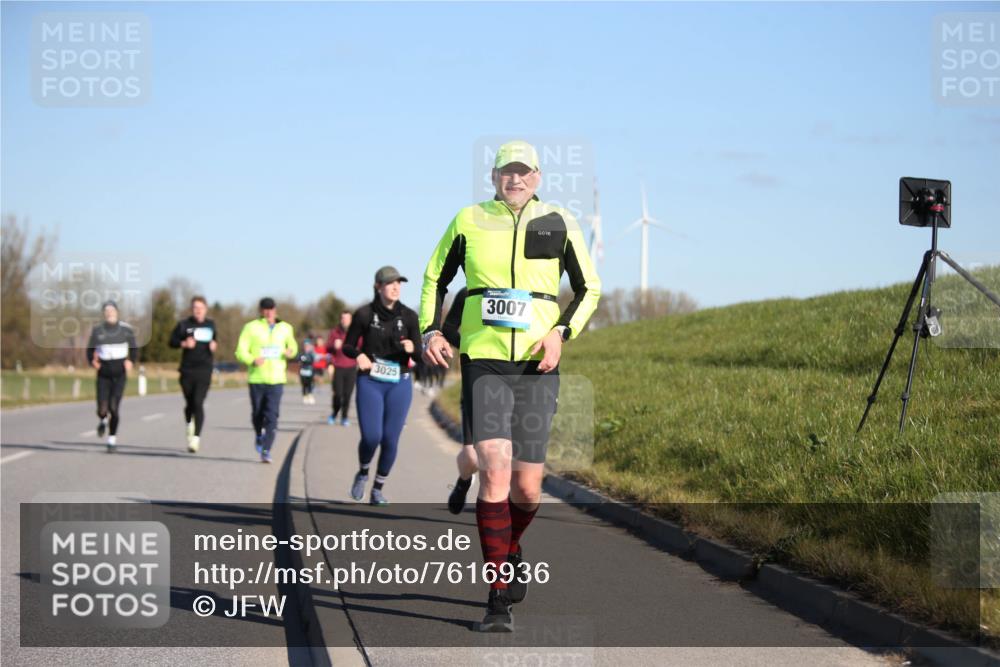 06.04.2025 - 44. Internationalen Wilhelmsburger Insellauf Jannik Wohlers http://msf.ph/oto/7616936 06.04.2025 09:40:11 Laufen 3025, 3007 meine-sportfotos.de