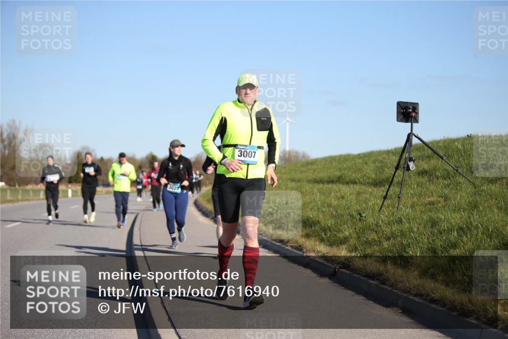 06.04.2025 - 44. Internationalen Wilhelmsburger Insellauf Jannik Wohlers http://msf.ph/oto/7616940 06.04.2025 09:40:11 Laufen 3025, 3007 meine-sportfotos.de