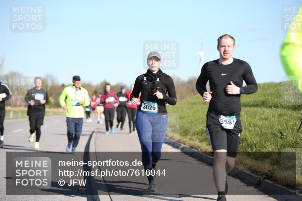 06.04.2025 - 44. Internationalen Wilhelmsburger Insellauf Jannik Wohlers http://msf.ph/oto/7616944 06.04.2025 09:40:13 Laufen 3025, 7, 3581 meine-sportfotos.de