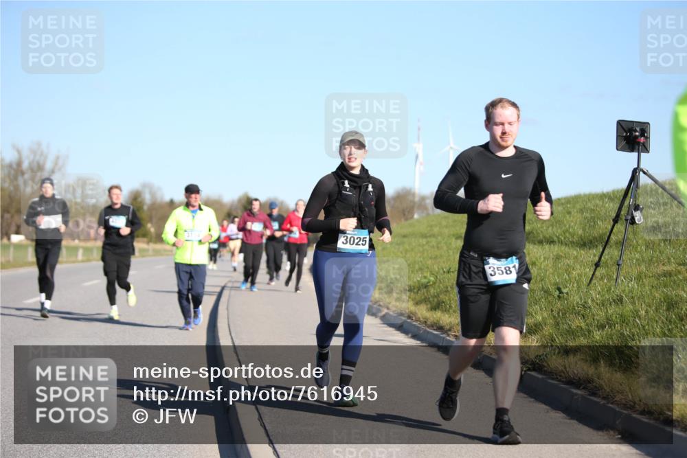06.04.2025 - 44. Internationalen Wilhelmsburger Insellauf Jannik Wohlers http://msf.ph/oto/7616945 06.04.2025 09:40:14 Laufen 3025, 3581 meine-sportfotos.de