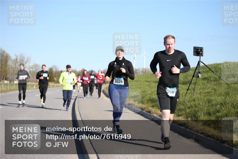 06.04.2025 - 44. Internationalen Wilhelmsburger Insellauf Jannik Wohlers http://msf.ph/oto/7616949 06.04.2025 09:40:14 Laufen 3025, 3154, 3581 meine-sportfotos.de