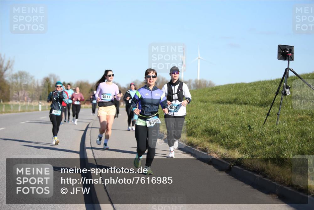 06.04.2025 - 44. Internationalen Wilhelmsburger Insellauf Jannik Wohlers http://msf.ph/oto/7616985 06.04.2025 09:40:26 Laufen 4521, 4517, 4490, 4031 meine-sportfotos.de