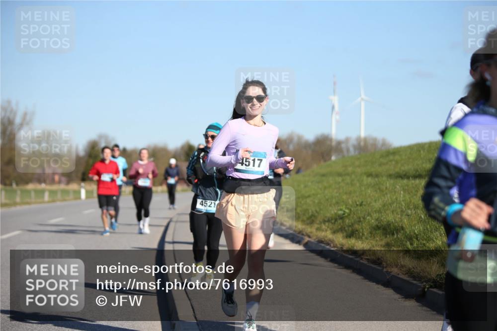 06.04.2025 - 44. Internationalen Wilhelmsburger Insellauf Jannik Wohlers http://msf.ph/oto/7616993 06.04.2025 09:40:28 Laufen 4521, 4517 meine-sportfotos.de