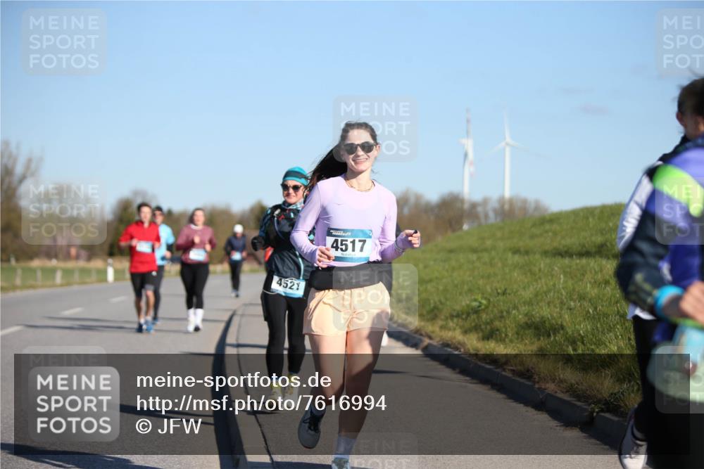 06.04.2025 - 44. Internationalen Wilhelmsburger Insellauf Jannik Wohlers http://msf.ph/oto/7616994 06.04.2025 09:40:28 Laufen 4521, 4517 meine-sportfotos.de