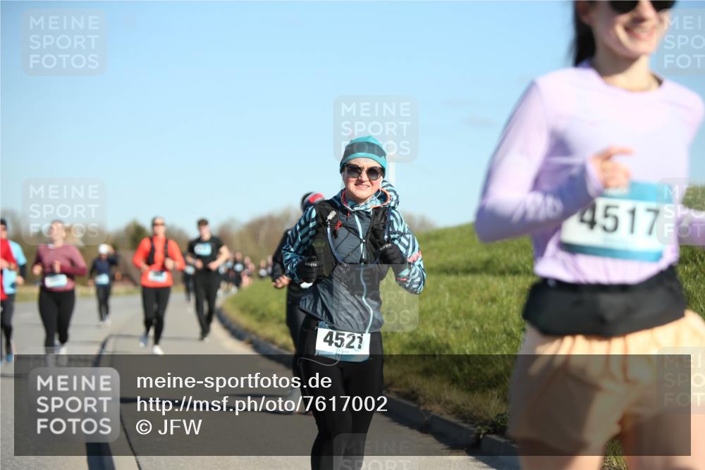 06.04.2025 - 44. Internationalen Wilhelmsburger Insellauf Jannik Wohlers http://msf.ph/oto/7617002 06.04.2025 09:40:30 Laufen 4521, 4517 meine-sportfotos.de