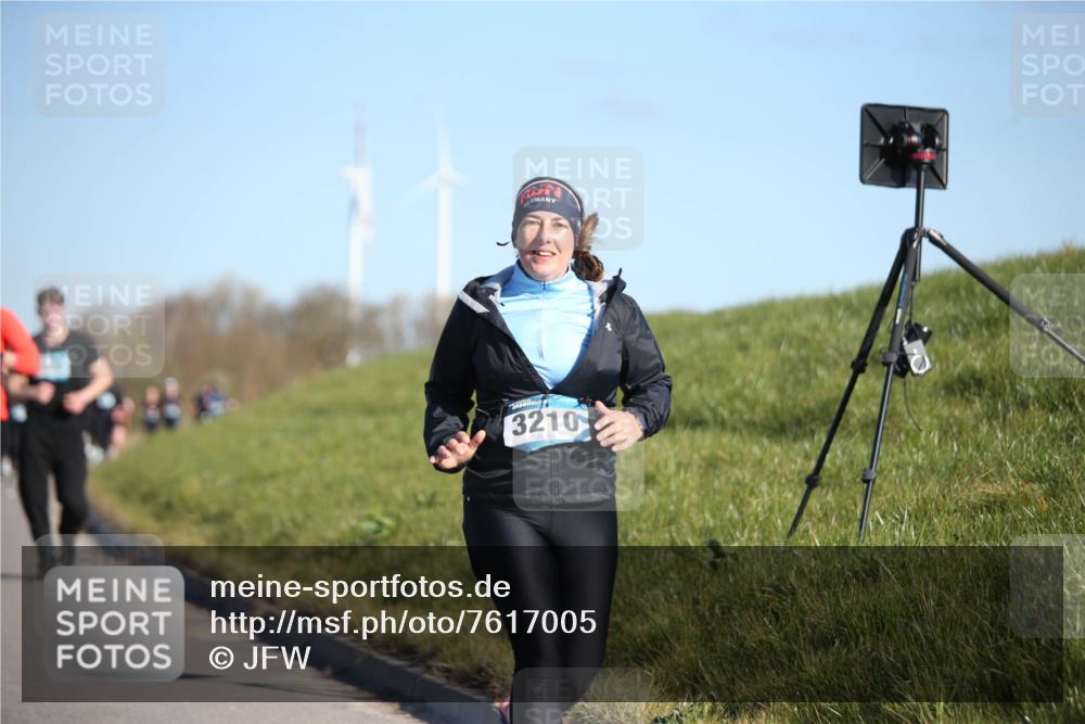 06.04.2025 - 44. Internationalen Wilhelmsburger Insellauf Jannik Wohlers http://msf.ph/oto/7617005 06.04.2025 09:40:32 Laufen 3210 meine-sportfotos.de