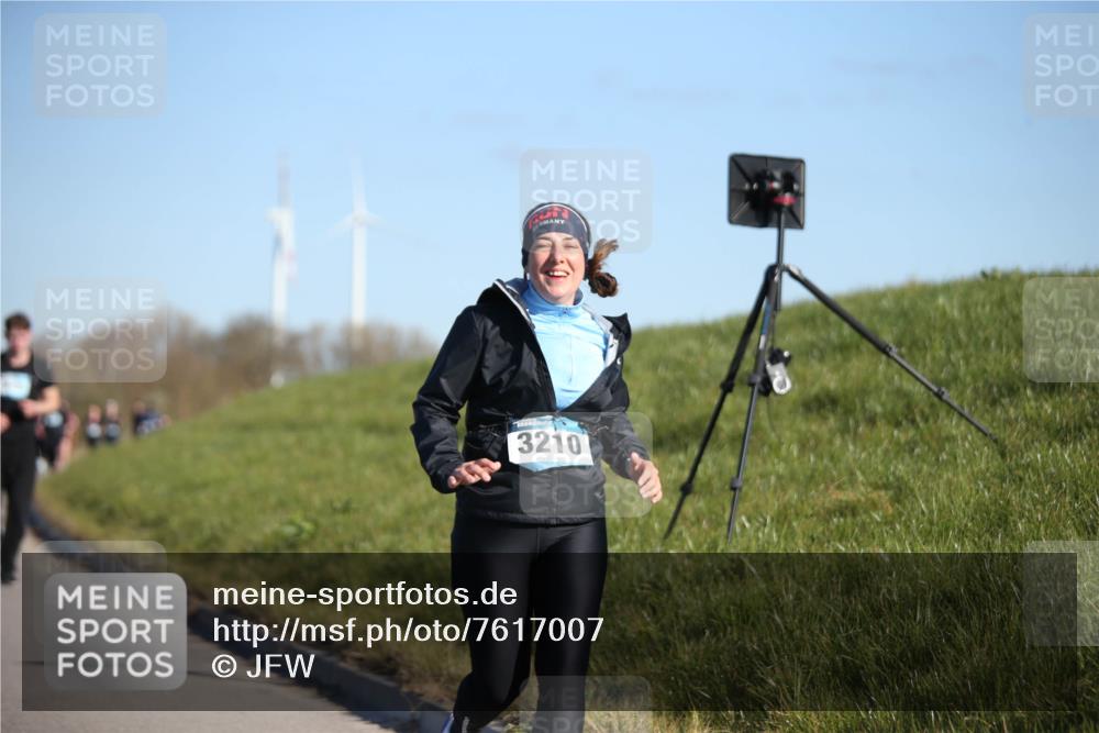 06.04.2025 - 44. Internationalen Wilhelmsburger Insellauf Jannik Wohlers http://msf.ph/oto/7617007 06.04.2025 09:40:32 Laufen 3210 meine-sportfotos.de