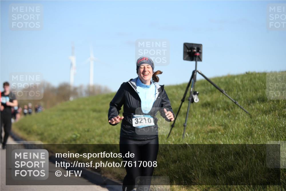 06.04.2025 - 44. Internationalen Wilhelmsburger Insellauf Jannik Wohlers http://msf.ph/oto/7617008 06.04.2025 09:40:32 Laufen 3210 meine-sportfotos.de