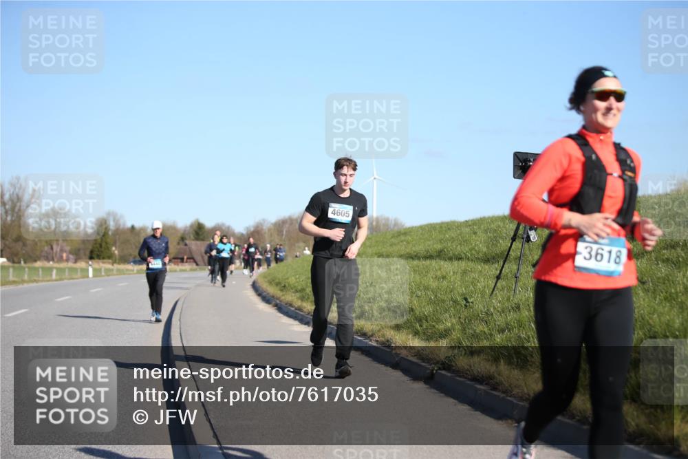 06.04.2025 - 44. Internationalen Wilhelmsburger Insellauf Jannik Wohlers http://msf.ph/oto/7617035 06.04.2025 09:40:37 Laufen 4605, 3618 meine-sportfotos.de