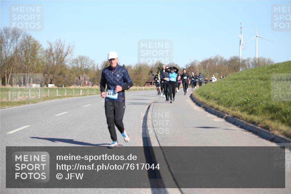 06.04.2025 - 44. Internationalen Wilhelmsburger Insellauf Jannik Wohlers http://msf.ph/oto/7617044 06.04.2025 09:40:41 Laufen 4448 meine-sportfotos.de