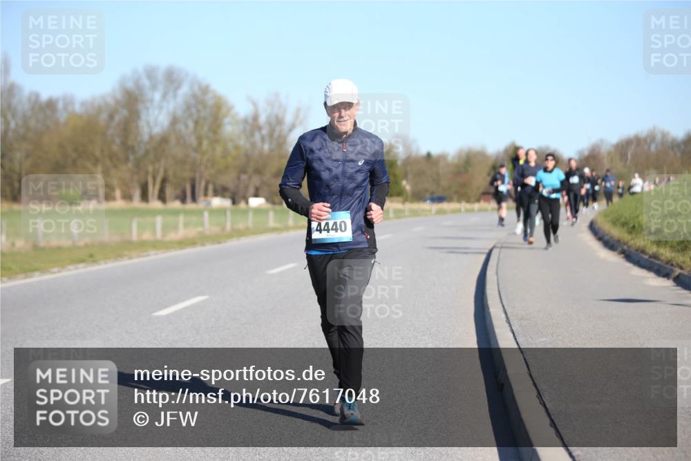 06.04.2025 - 44. Internationalen Wilhelmsburger Insellauf Jannik Wohlers http://msf.ph/oto/7617048 06.04.2025 09:40:43 Laufen 4440 meine-sportfotos.de