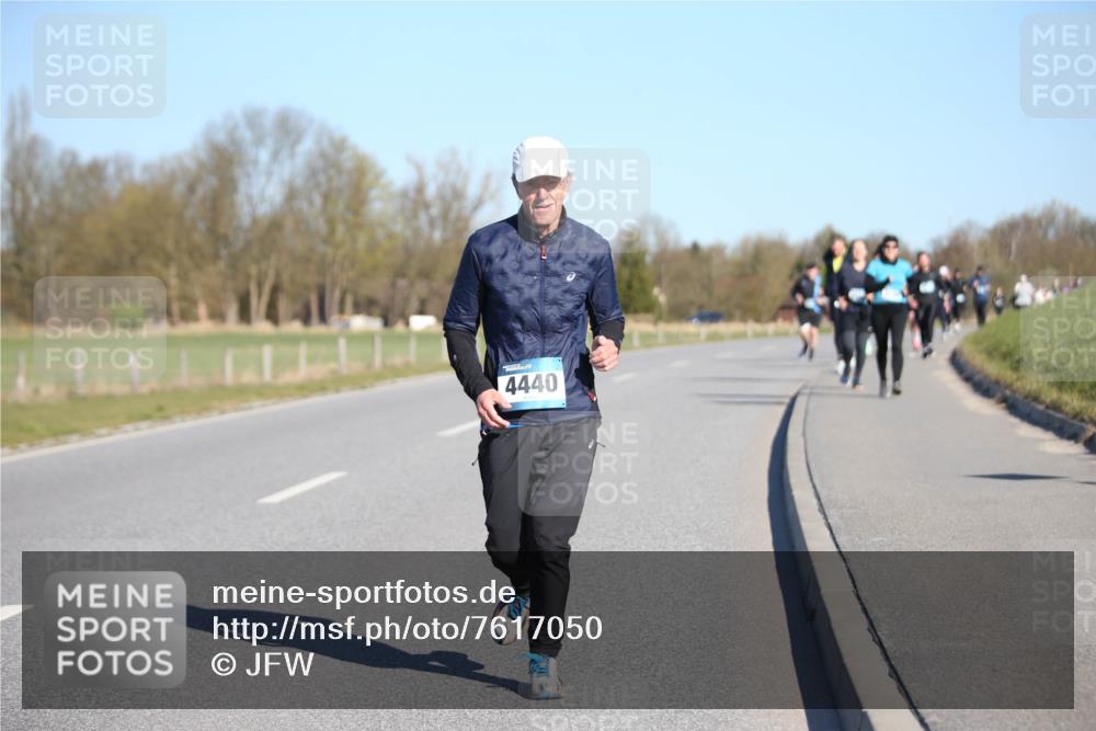 06.04.2025 - 44. Internationalen Wilhelmsburger Insellauf Jannik Wohlers http://msf.ph/oto/7617050 06.04.2025 09:40:43 Laufen 4440 meine-sportfotos.de